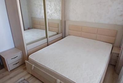 Apartament cu 2 camere decomandat în Roșu