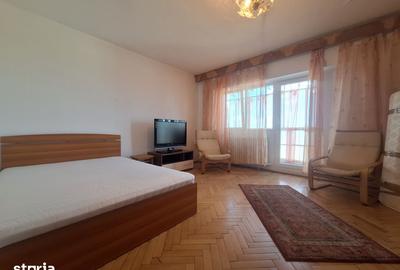 Garsonieră decomandată în Lunei