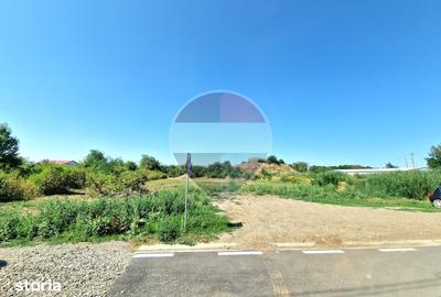 Teren de 1800 mp, în Sărata