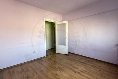 Apartament cu 4 camere semidecomandat în Carei - 13