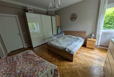 Apartament cu 4 camere decomandat, mobilat în Ultracentral