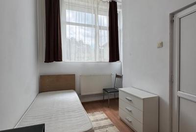 Apartament cu 18 camere decomandat, mobilat în Carierei - 7
