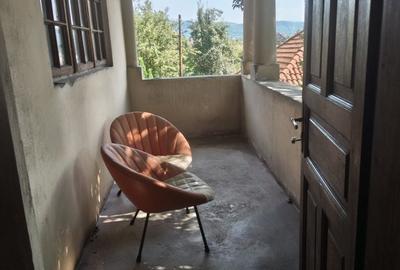 Casă cu 4 camere în Exterior Vest