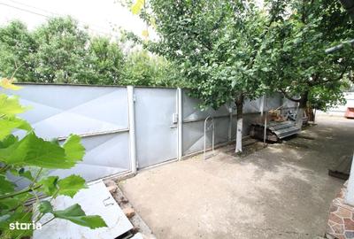 Casă cu 3 camere în Vânători