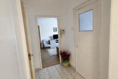 Apartament cu 3 camere în Drumul Taberei