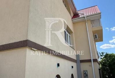 Apartament cu 3 camere decomandat în Iorga