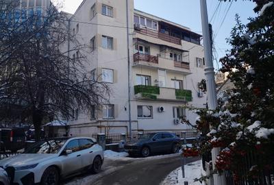 Apartament cu 3 camere semidecomandat, mobilat în Tineretului - 1