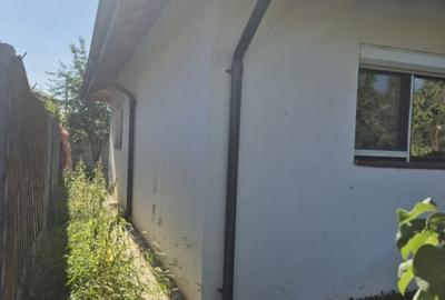 Casă individuală cu 3 camere cu Teren 400 Mp în Domnești