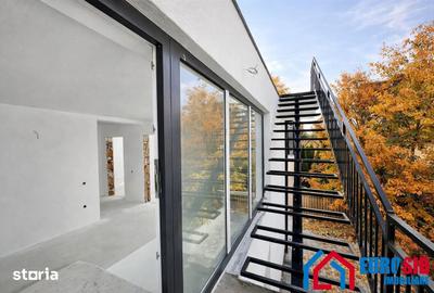 Casă cu 4 camere cu Teren 295 Mp în Central - 2