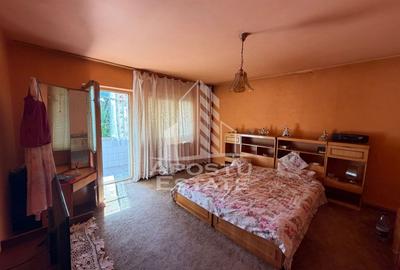 Apartament cu 2 camere decomandat, mobilat în Bucovina