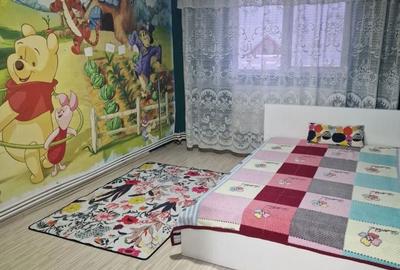Apartament cu 3 camere semidecomandat în Central - 1