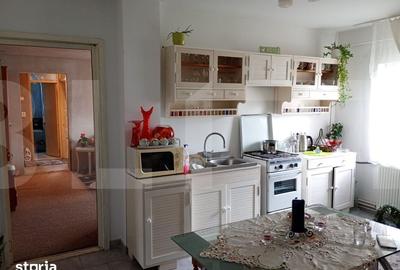 Apartament cu 2 camere semidecomandat în Simeria