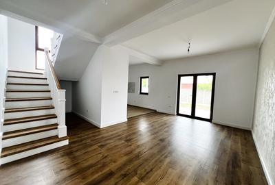 Duplex cu 5 camere cu Teren 330 Mp în Dumbrăvița