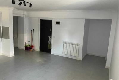 Apartament cu 6 camere semidecomandat în Valea Adâncă - 1