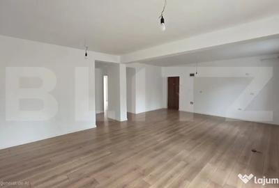 Apartament cu 3 camere semidecomandat în Unirea