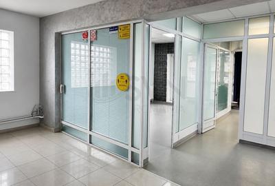 Spațiu comercial, de 236 mp, în Central - 8