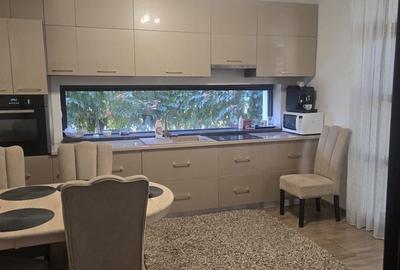 Casă cu 4 camere în Exterior Vest