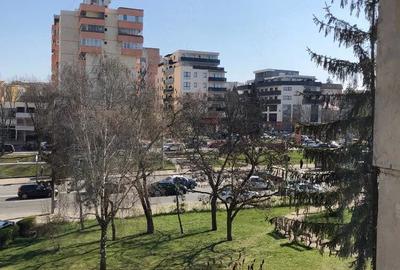 Apartament cu 2 camere decomandat în Zorilor