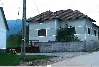 Casă cu Teren 5700 Mp în Central