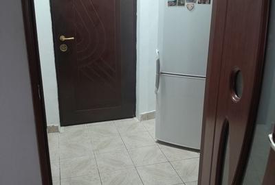 Garsonieră decomandată în Ostroveni
