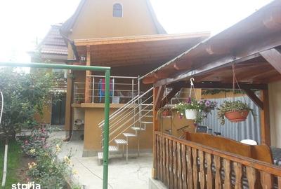 Casă cu 4 camere cu Teren 120 Mp în Central