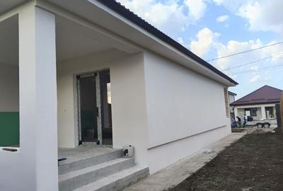 Casă cu 4 camere în Cumpăna
