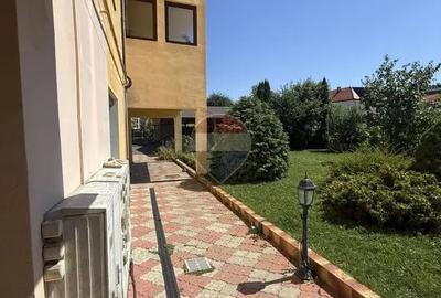 Apartament cu 2 camere decomandat în Centrul Civic