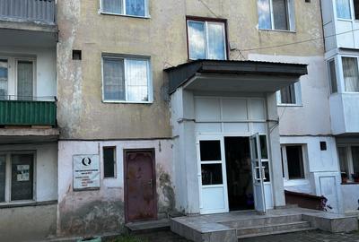 Apartament cu 2 camere semidecomandat în Băi