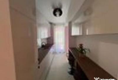 Apartament cu 3 camere decomandat în Pipera