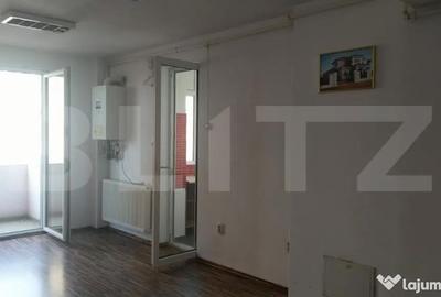 Garsonieră decomandată, mobilată în Central - 3