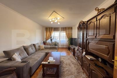 Apartament cu 3 camere decomandat, mobilat în Micro 11