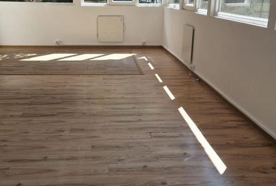 Casă cu 10 camere cu Teren 402 Mp în Tei - 9