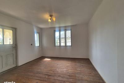 Casă cu 4 camere în Iezureni - 7