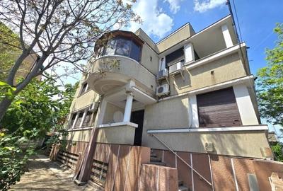 Apartament cu 5 camere în Ștefan cel Mare - 1