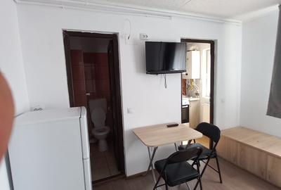 Garsonieră semidecomandată în Micro 9 - 13