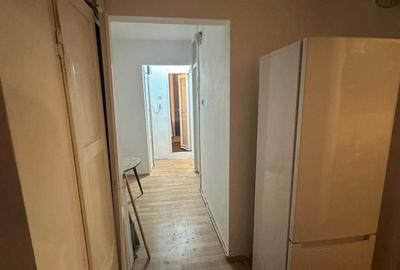 Apartament cu 3 camere decomandat în Exterior Vest