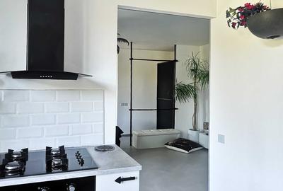 Apartament cu 3 camere decomandat în Romană