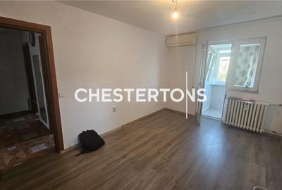 Apartament cu 3 camere semidecomandat în Militari