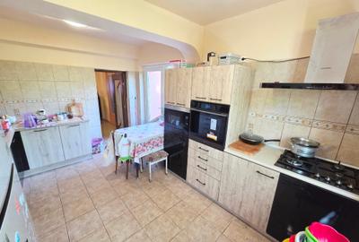 Casă cu 7 camere cu Canalizare în Crângași - 29