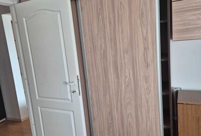 Apartament cu 2 camere semidecomandat în Micro 14