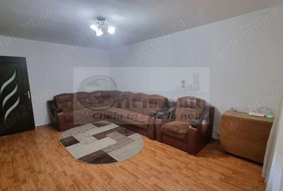 Apartament cu 3 camere decomandat în Nicolina