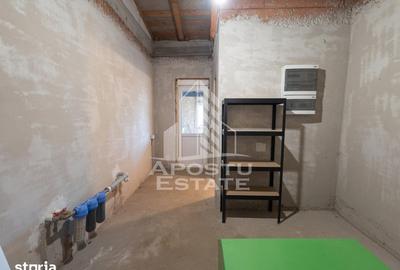Casă cu 5 camere cu Teren 800 Mp în Pădureni
