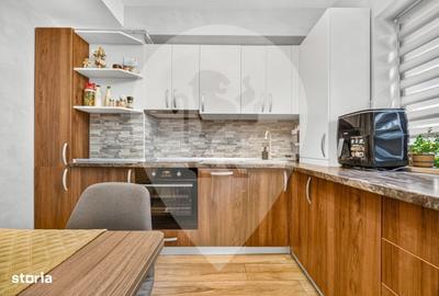Apartament cu 2 camere decomandat în Tractorul