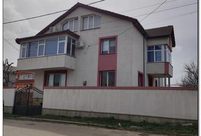 Casă cu 10 camere cu Canalizare în Sud - 1