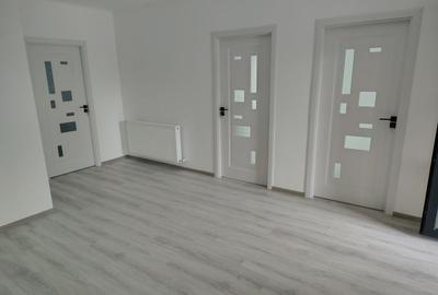 Casă cu 4 camere cu Teren 550 Mp în Braniștea