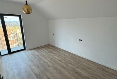 Casă cu 4 camere cu Teren 140 Mp în Central - 4