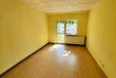 Apartament cu 3 camere decomandat în Petros - 4