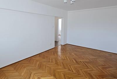 Apartament cu 2 camere semidecomandat, mobilat în Tineretului