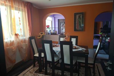 Casă cu 4 camere în Cornu
