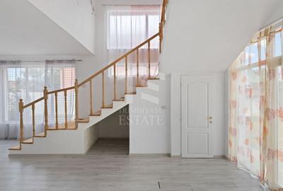 Casă cu 5 camere cu Teren 1446 Mp în Macea